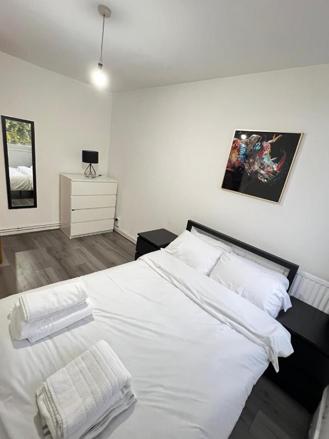 Entire 3 Bedroom Luxury Apartment In London With Private Balcony Εξωτερικό φωτογραφία